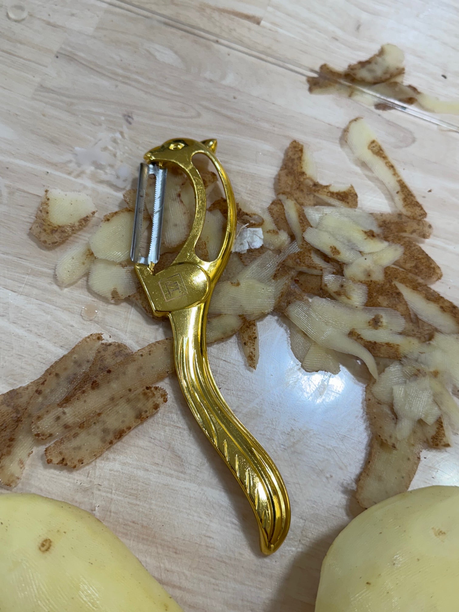 Lucille Squirrel Vegetable Peeler – Cute & Functional