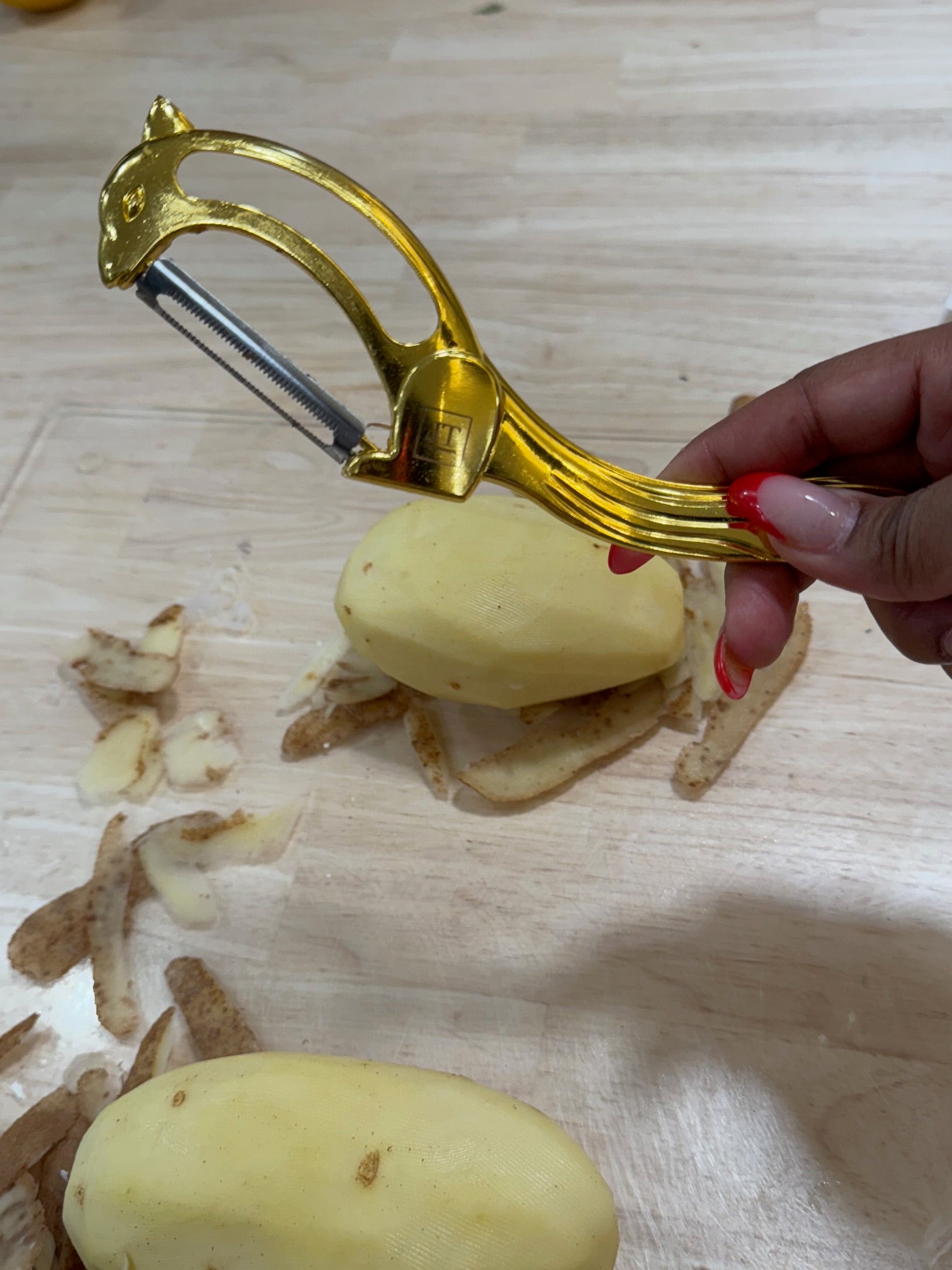 Lucille Squirrel Vegetable Peeler – Cute & Functional