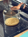 The cooking pot is heat-resistant, which is designed to provide professional cooking effects, this cookware provides perfect heat and perfect results every time. The glass pot is made of advanced lead-free, high borosilicate glass, 100% healthier than plastic
