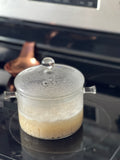 The cooking pot is heat-resistant, which is designed to provide professional cooking effects, this cookware provides perfect heat and perfect results every time. The glass pot is made of advanced lead-free, high borosilicate glass, 100% healthier than plastic